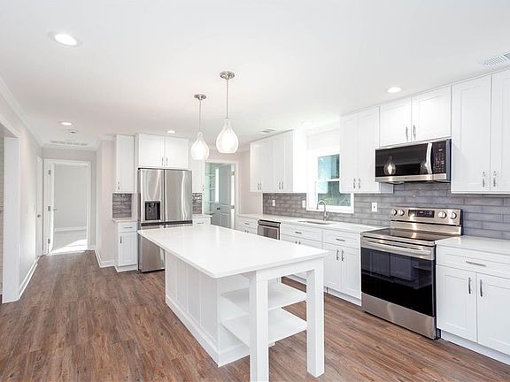3rd image of 103 Barbara Ruth Dr NW
