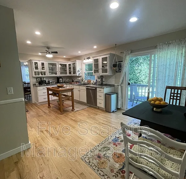 70 Pleasant Ave — Photo 16