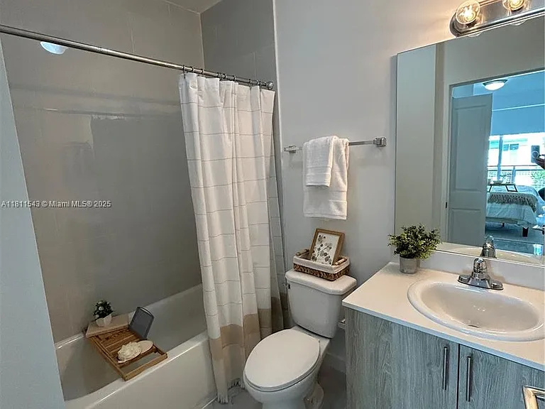 1010 SW 69th Ave #104 — Photo 15