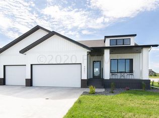 4851 Hampton Cir S, Moorhead, MN