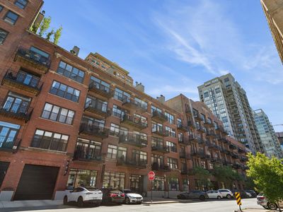375 W Erie St APT 604, Chicago, IL, 60654