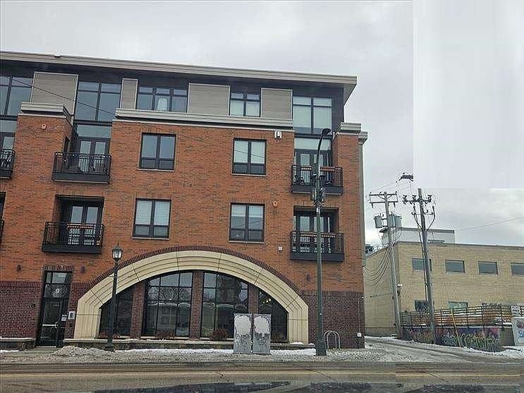 Building Photo 3