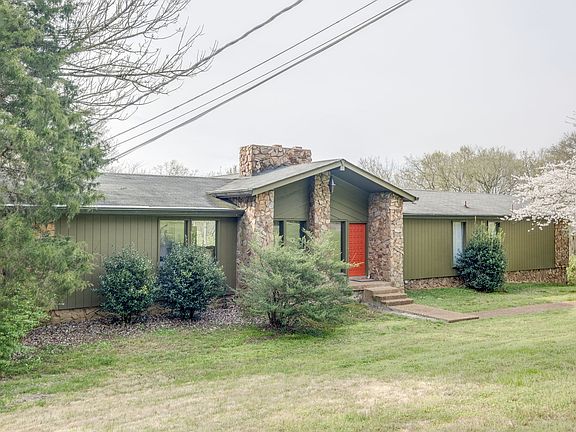 3rd image of 7718 Indian Springs Dr