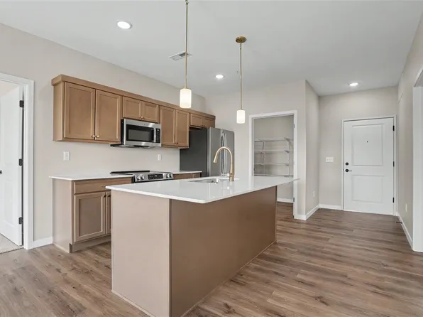 4428 Deer Creek Rd #205, Iowa City, IA 52246