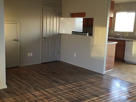 5th image of 445-449 NE West Ave #445-3