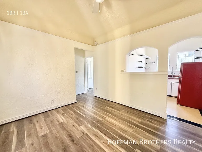 5953 3/4 Barton Ave — Photo 1