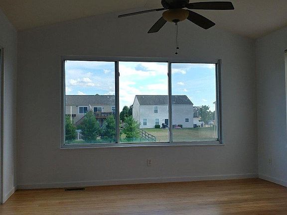 4th image of 907 Providence Ct