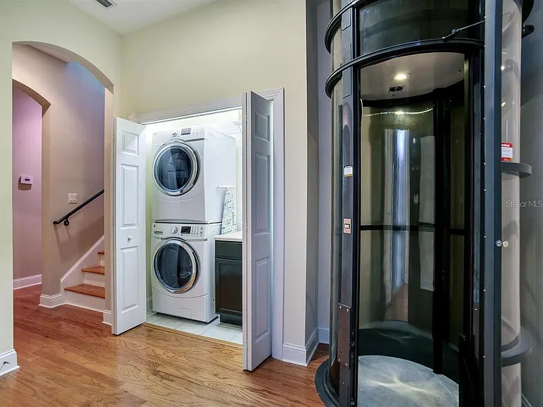 2303 Kensington Garden Ln — Photo 19