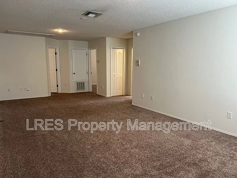 1605 Slash Pine Pl — Photo 17