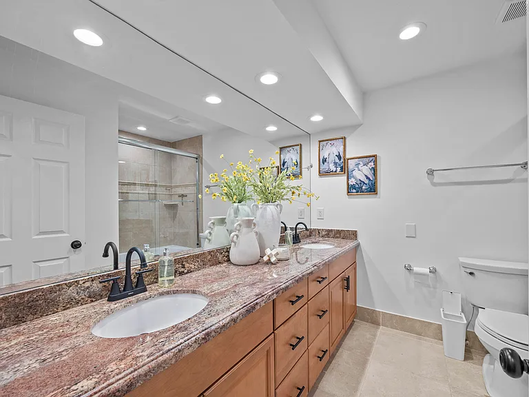2400 Seaford Dr — Photo 32