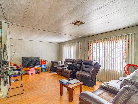 4th image of 2407 Mason Ct