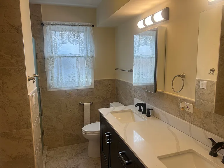6528 N Rockwell St #2 — Photo 8