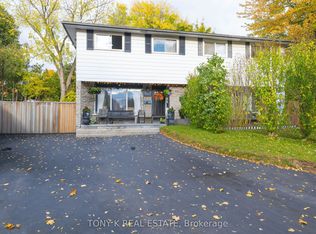 925 Francis Rd, Burlington, ON L7T 3Z1