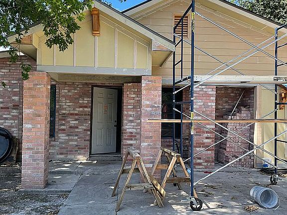 3rd image of 242 Havana Dr