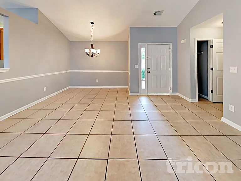 923 Laurel Green Ln — Photo 5