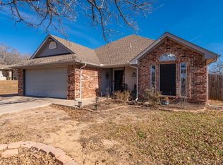 208 Eastridge Dr, Springtown, TX 76082