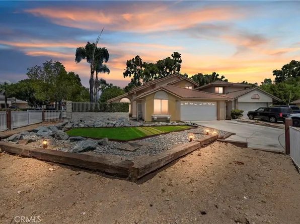 7879 Wisteria Ct, Highland, CA 92346