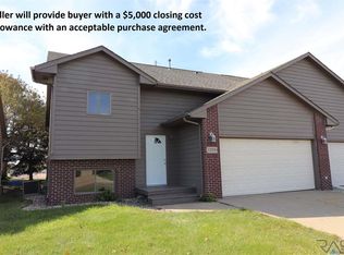 1203 S Dundee Dr, Sioux Falls, SD 57106