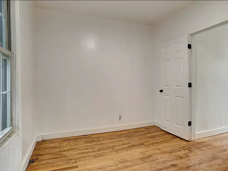 81 N 7th St #3R — Photo 8
