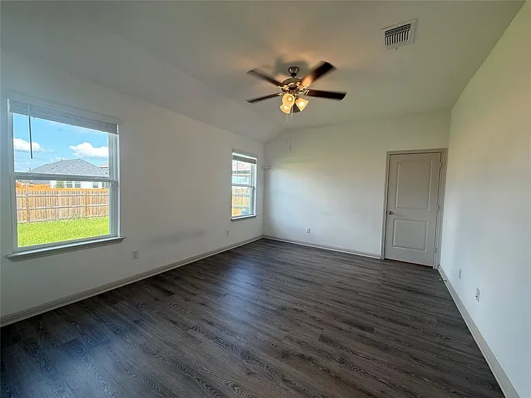 235 Sweetwater Creek Ln — Photo 9