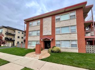3033 Paris Ave APT 202, River Grove, IL