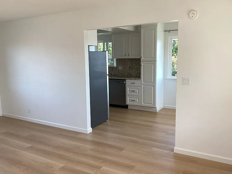 1786 Reinelt Ave — Photo 4