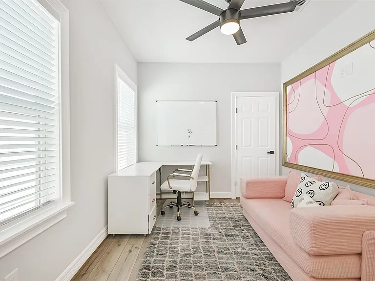 1010 Melneeka Ln — Photo 26