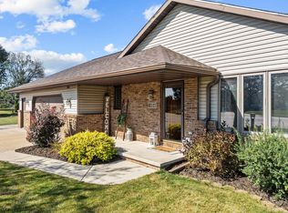 1324 Bluebird Ct, Kaukauna, WI 54130