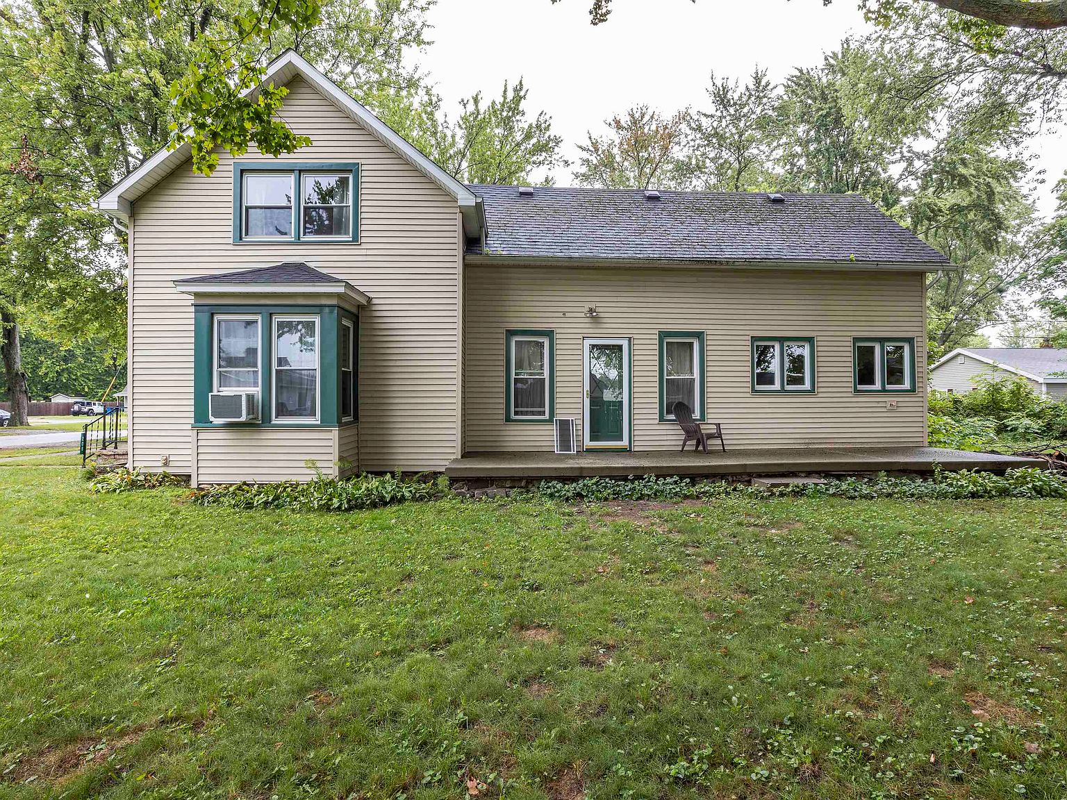 208 N 5th St, Coleman, MI 48618 Zillow