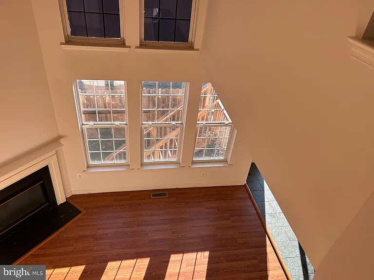 6821 Hollow Glen Ct — Photo 8