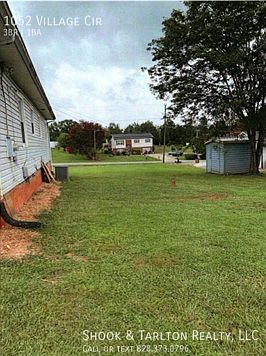 4th image of 1052 Village Cir