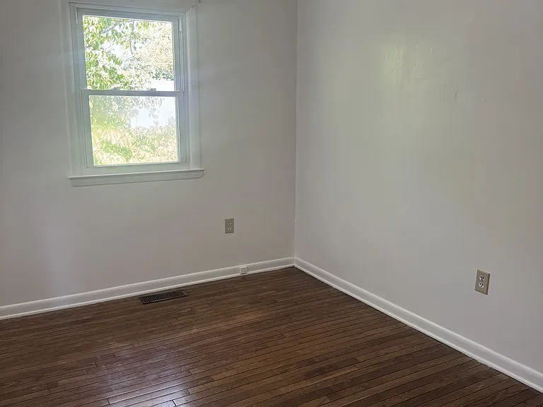 719 Shiloh St #1 — Photo 11