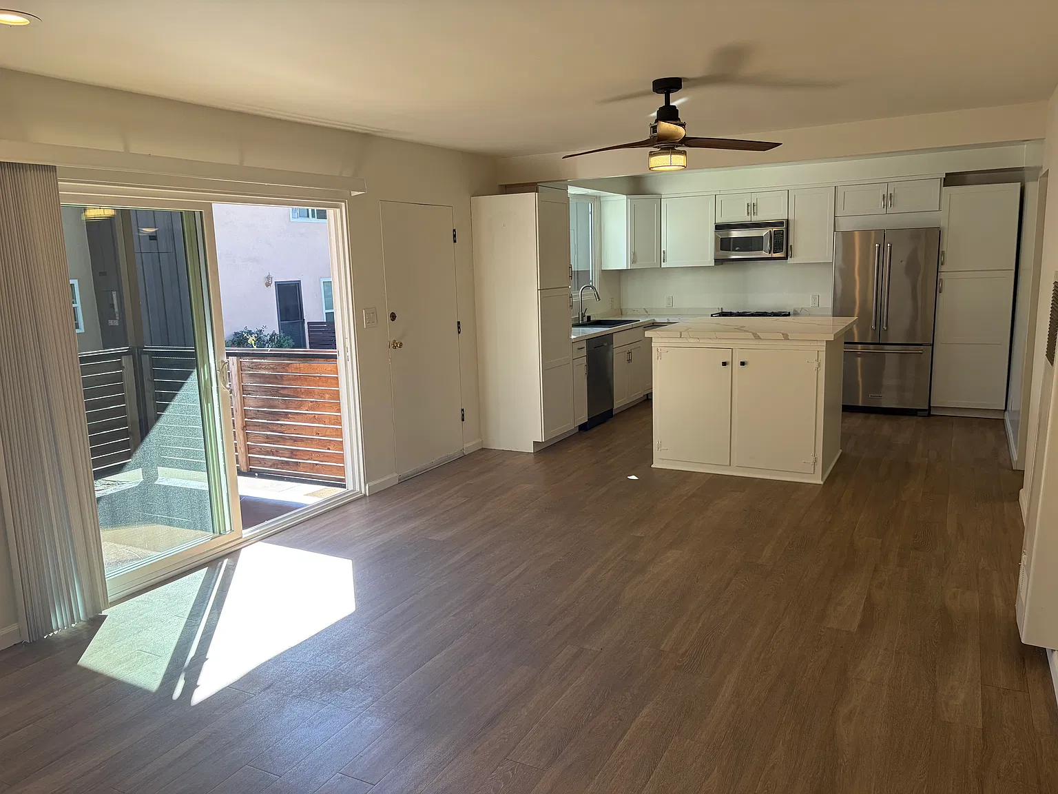 605 Illinois Ct — Photo 3