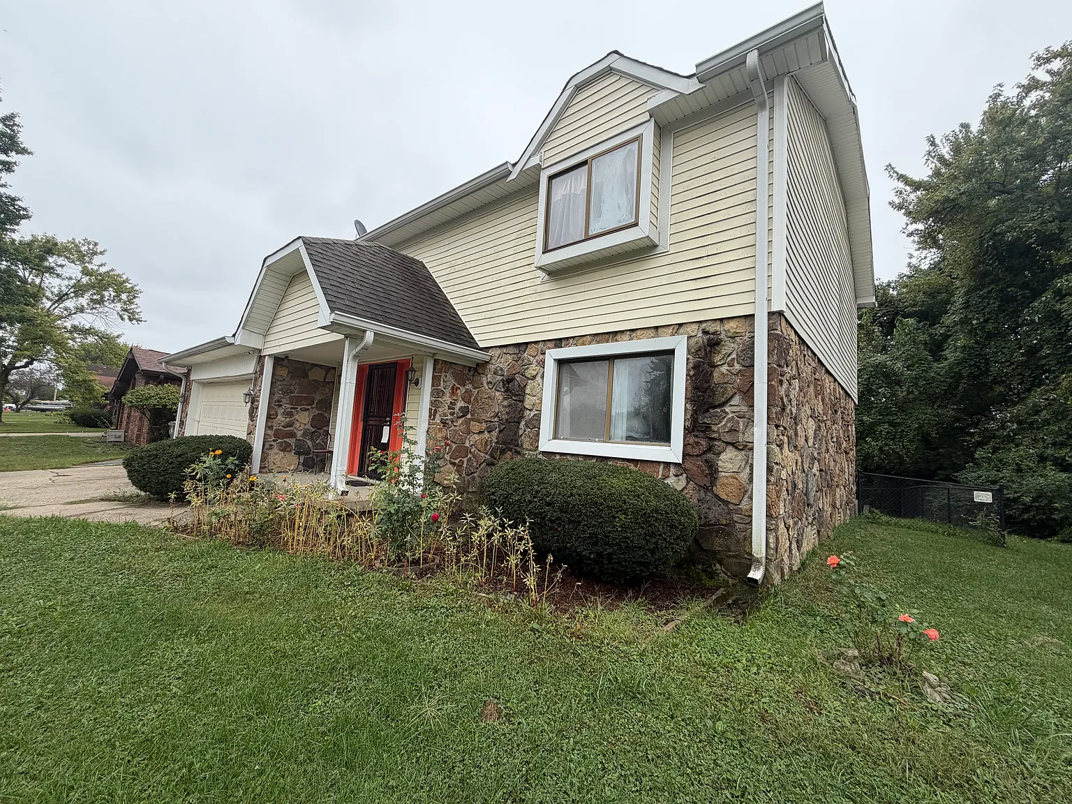 3 bed, 2.5 bath, 1795 sqft, $1,700 — Photo 4