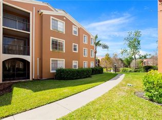 1225 Reserve Way APT 102, Naples, FL 34105