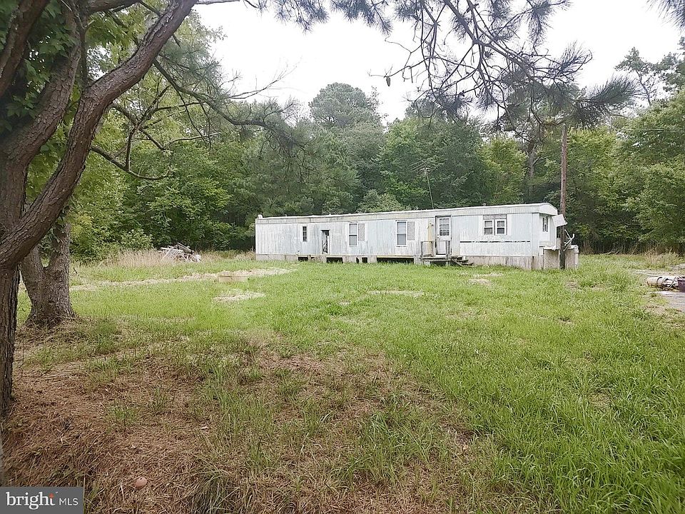 2nd image of 3243 Blackwater Rd