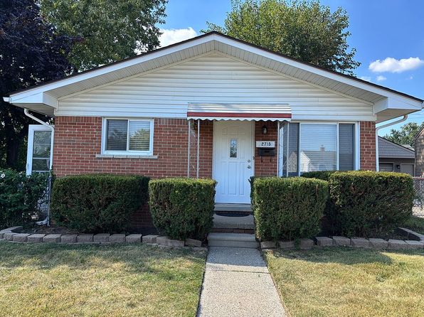2715 Kenmore Rd