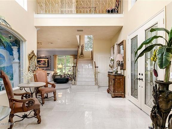 4th image of 1587 Pineapple Ave