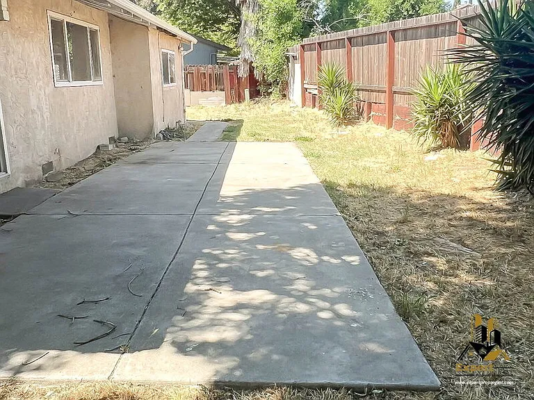 7733 Mary Lou Way — Photo 9