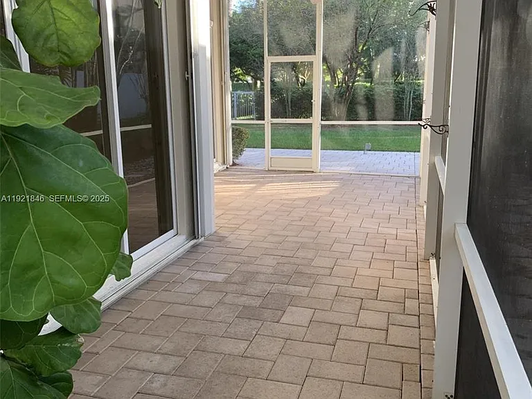 2518 Bay Pointe Ct — Photo 48