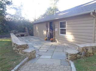 17 Pine Ln, Johnston, RI 02919