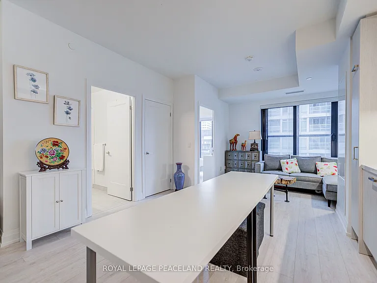 20 Soudan Ave #1809 — Photo 7