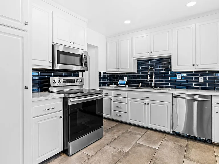 317 Tennyson Rd — Photo 11