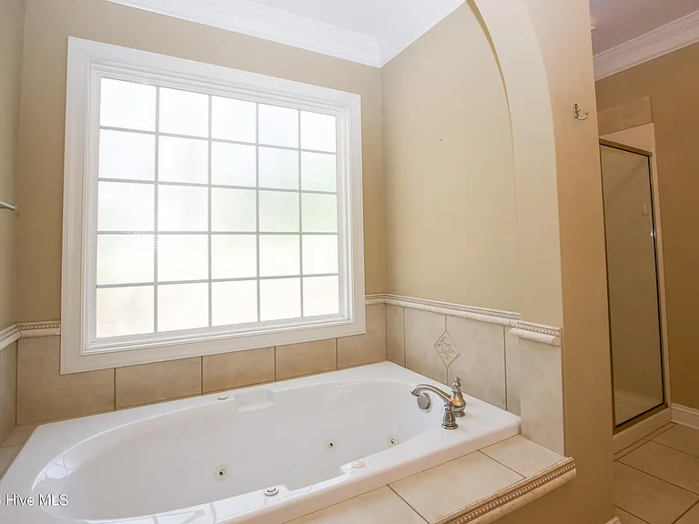 16 Montrose Ct — Photo 36