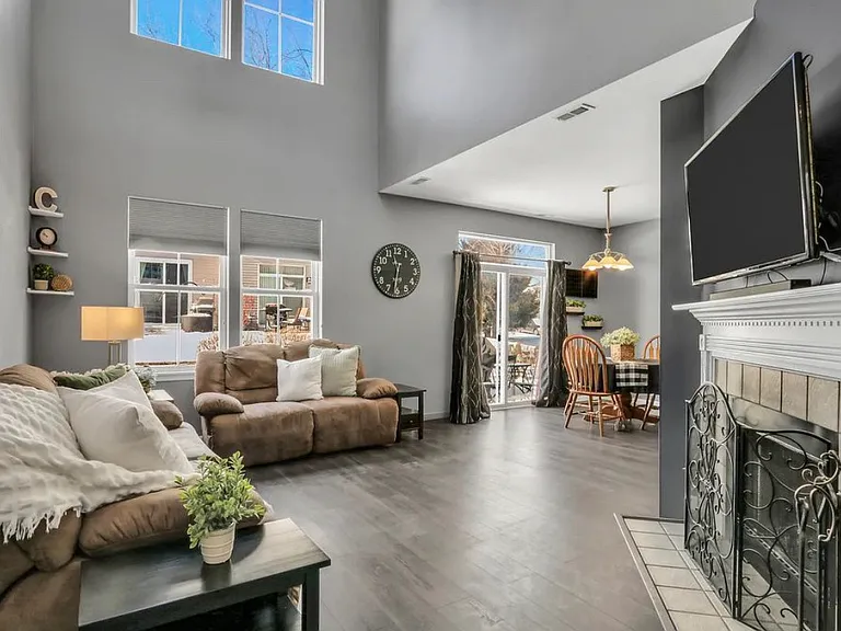 2904 Falling Waters Dr — Photo 6