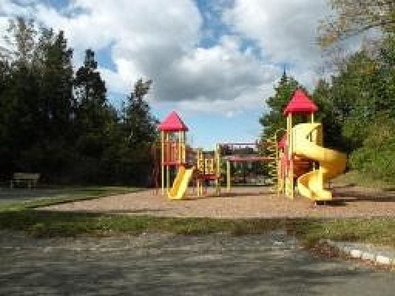 4th image of 84 Heritage Ln #309