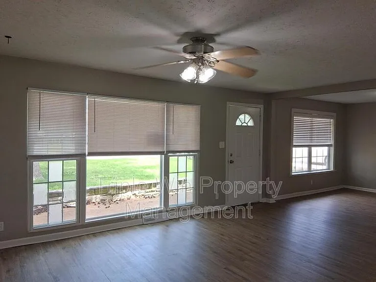 468 June Dr — Photo 2