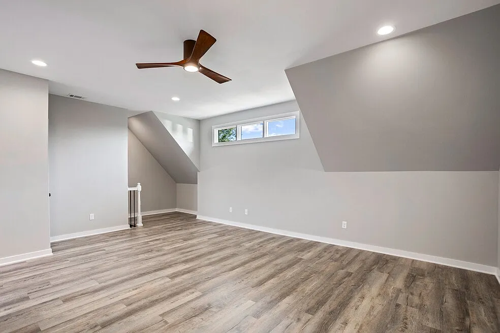 2 bed, 1.5 bath, 950 sqft, $2,500 — Photo 2