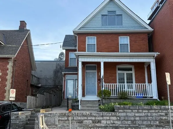 166 Queen St, Kingston, ON K7K 1B1