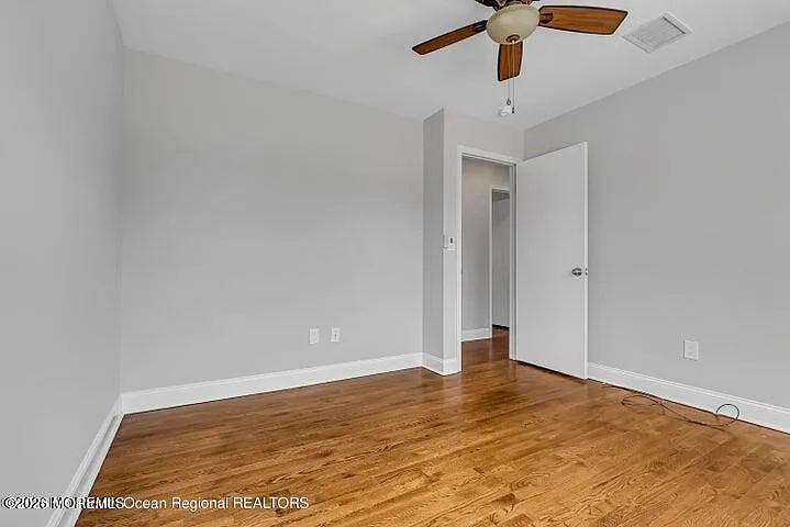 19 Bradley Ave — Photo 20